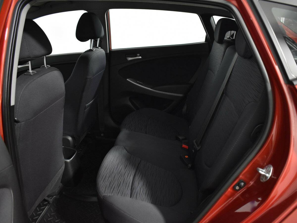 Купить Hyundai Solaris с пробегом. Фото: #11