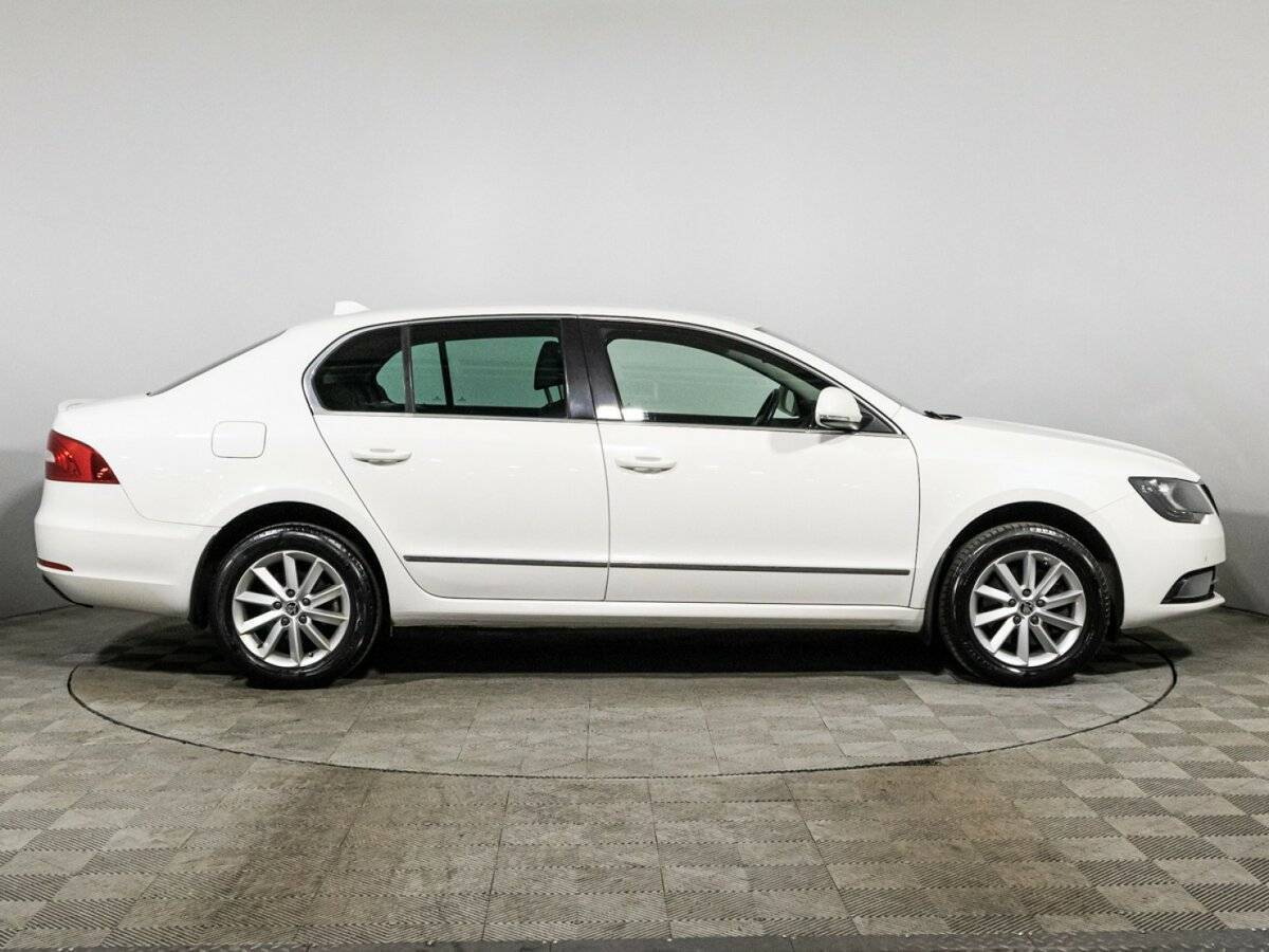 Купить Skoda Superb с пробегом. Фото: #3