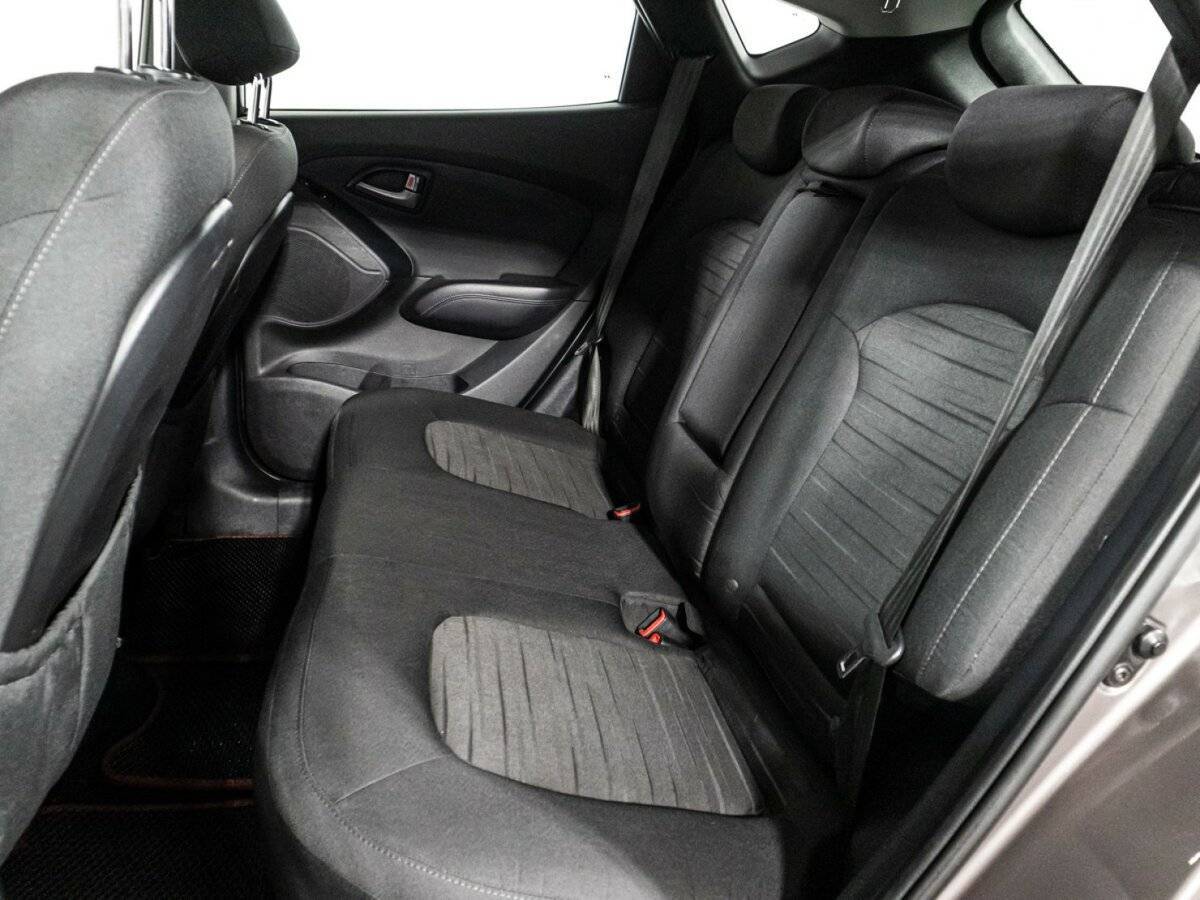 Купить Hyundai ix35 с пробегом. Фото: #9