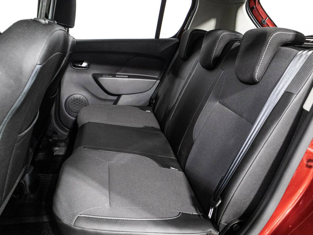 Купить Renault Sandero с пробегом. Фото: #9