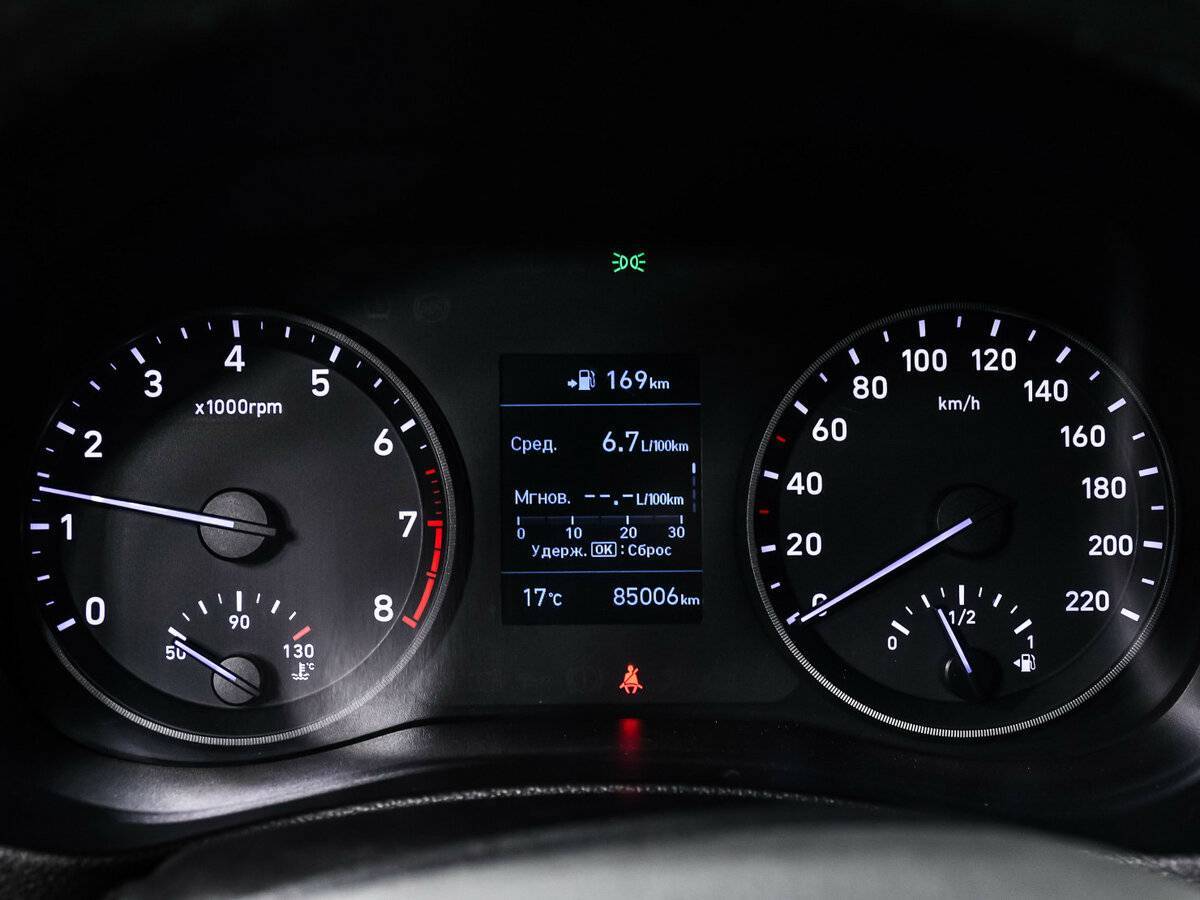 Купить Hyundai Solaris с пробегом. Фото: #9