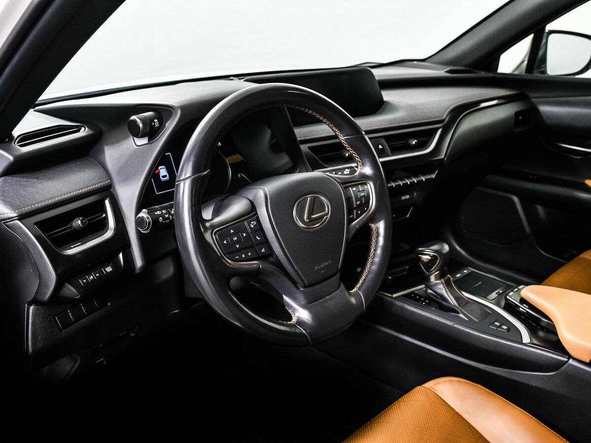 Купить Lexus UX с пробегом. Фото: #12