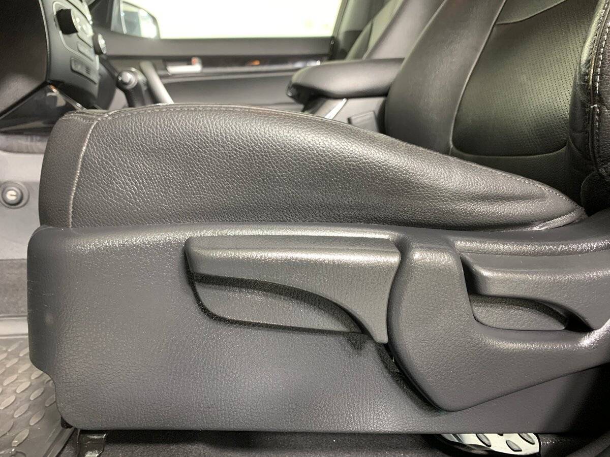 Купить Kia Sorento с пробегом. Фото: #15