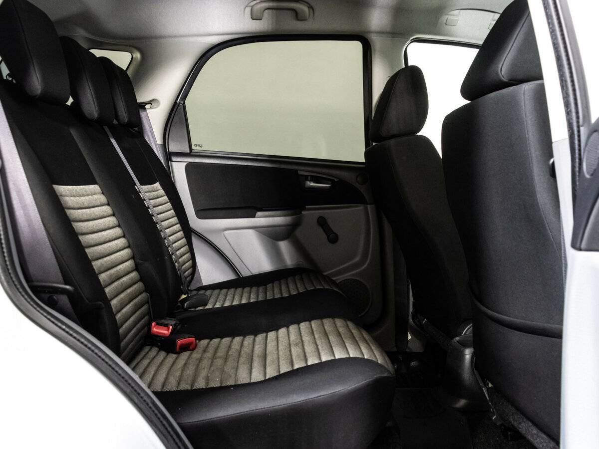 Купить Suzuki SX4 с пробегом. Фото: #14