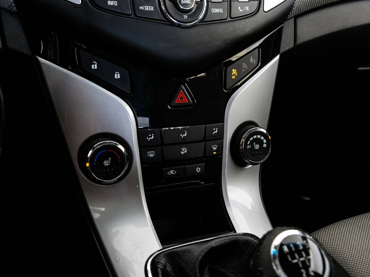 Купить Chevrolet Cruze с пробегом. Фото: #12