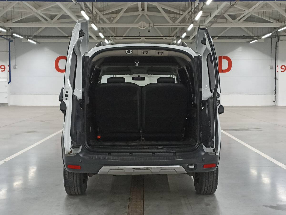 Купить Lada (ВАЗ) Largus с пробегом. Фото: #9