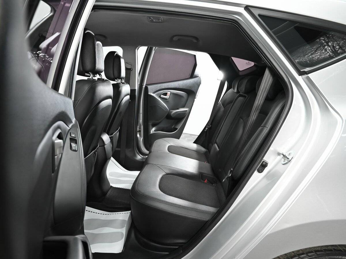 Купить Hyundai ix35 с пробегом. Фото: #13