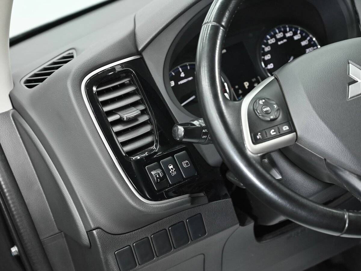 Купить Mitsubishi Outlander с пробегом. Фото: #8