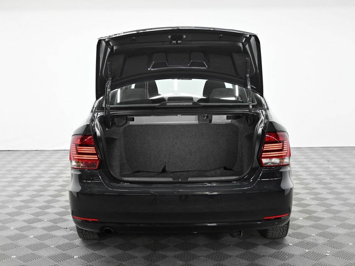 Купить Volkswagen Polo с пробегом. Фото: #4