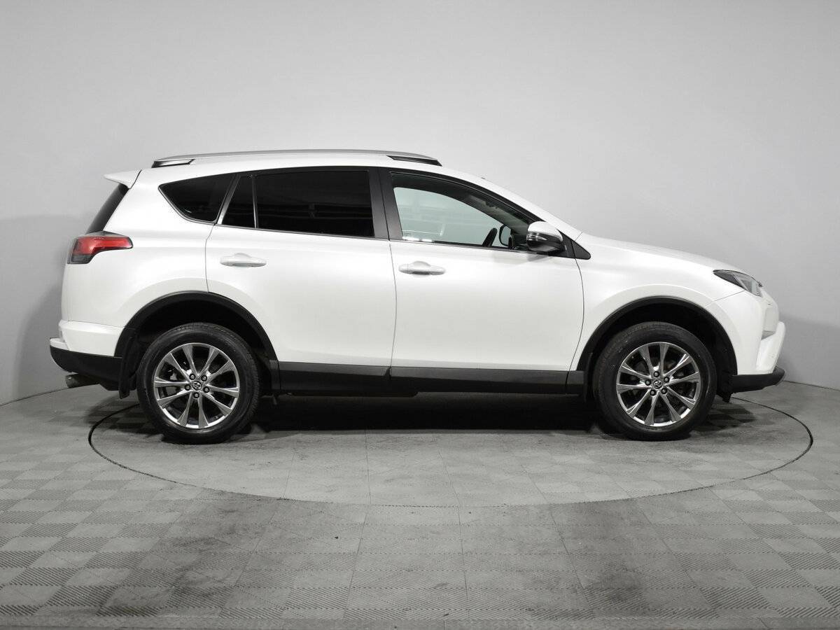 Купить Toyota RAV4 с пробегом. Фото: #3