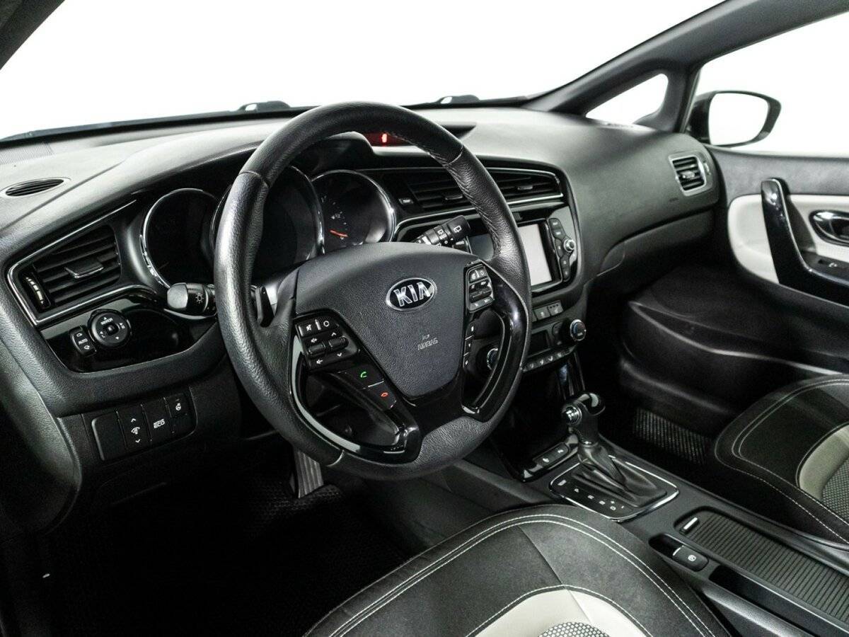 Купить Kia Ceed с пробегом. Фото: #10