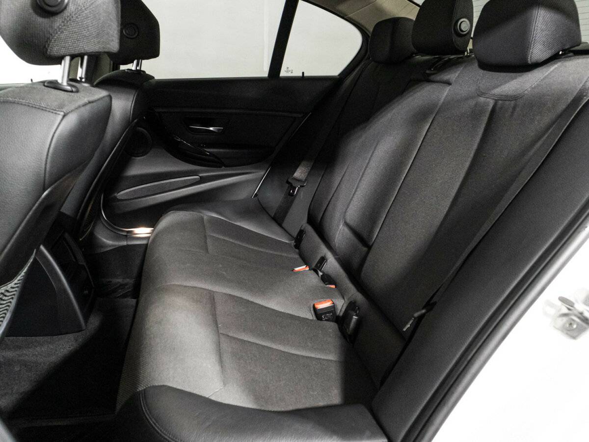 Купить BMW 3 серии с пробегом. Фото: #9