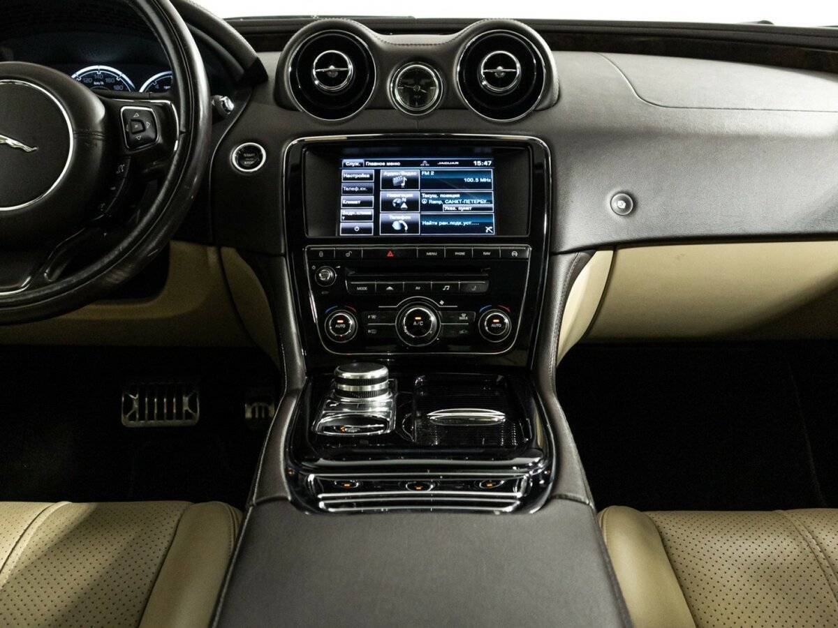 Купить Jaguar XJ с пробегом. Фото: #13