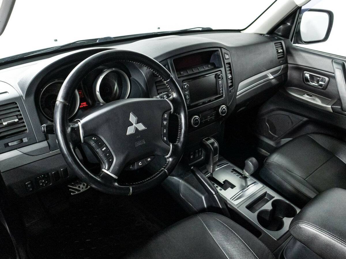 Купить Mitsubishi Pajero с пробегом. Фото: #10