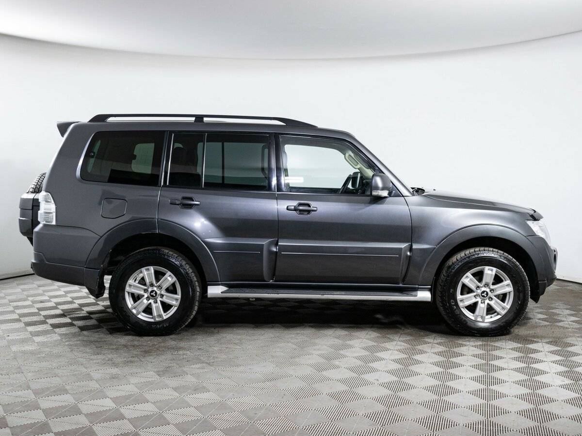 Купить Mitsubishi Pajero с пробегом. Фото: #3