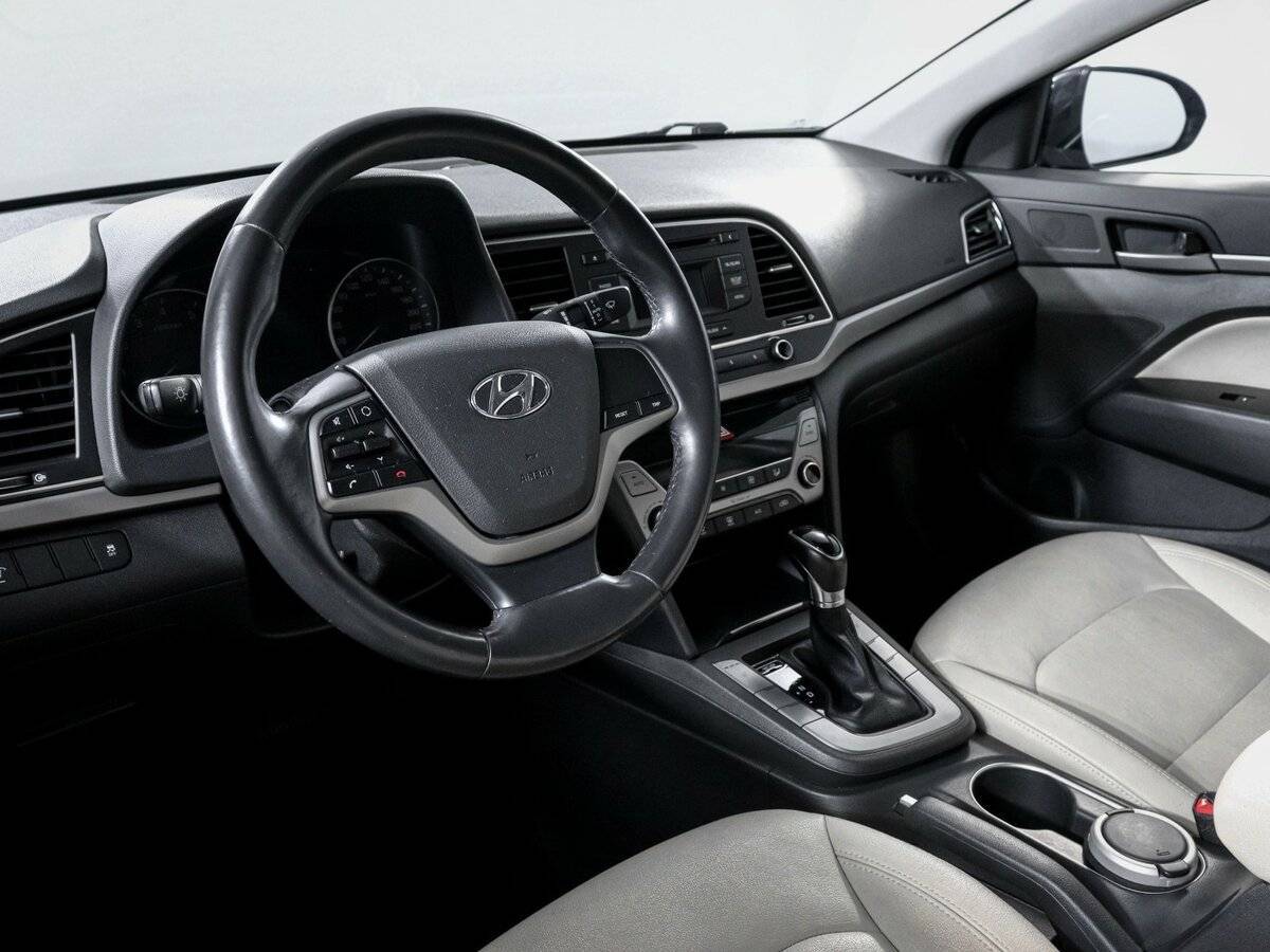 Купить Hyundai Elantra с пробегом. Фото: #11