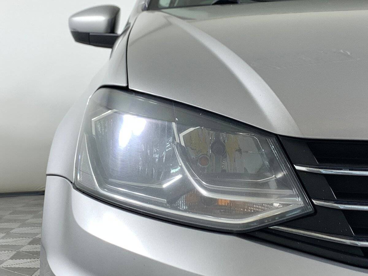 Купить Volkswagen Polo с пробегом. Фото: #9