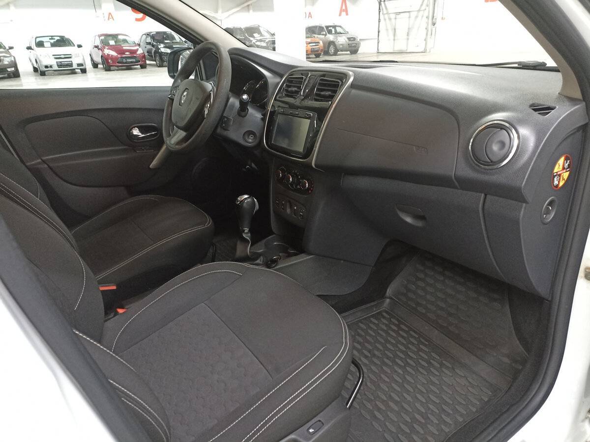 Купить Renault Logan с пробегом. Фото: #10