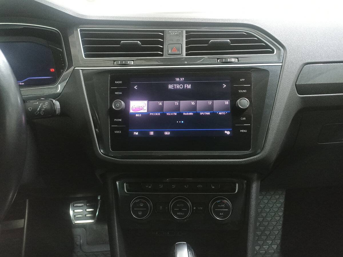 Купить Volkswagen Tiguan с пробегом. Фото: #14