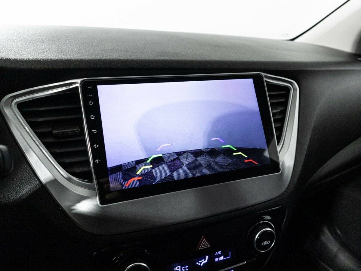 Купить Hyundai Solaris с пробегом. Фото: #15