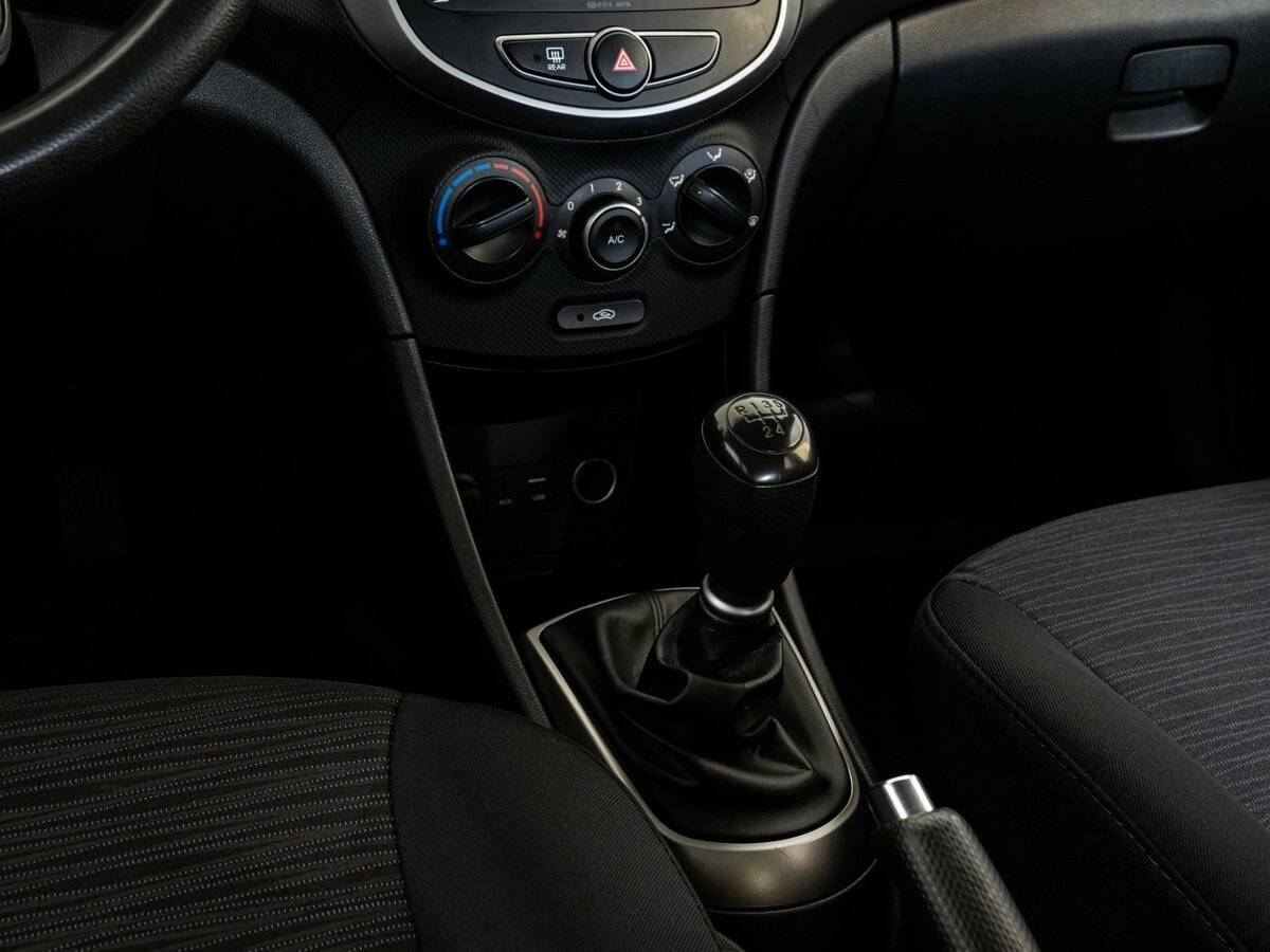 Купить Hyundai Solaris с пробегом. Фото: #9