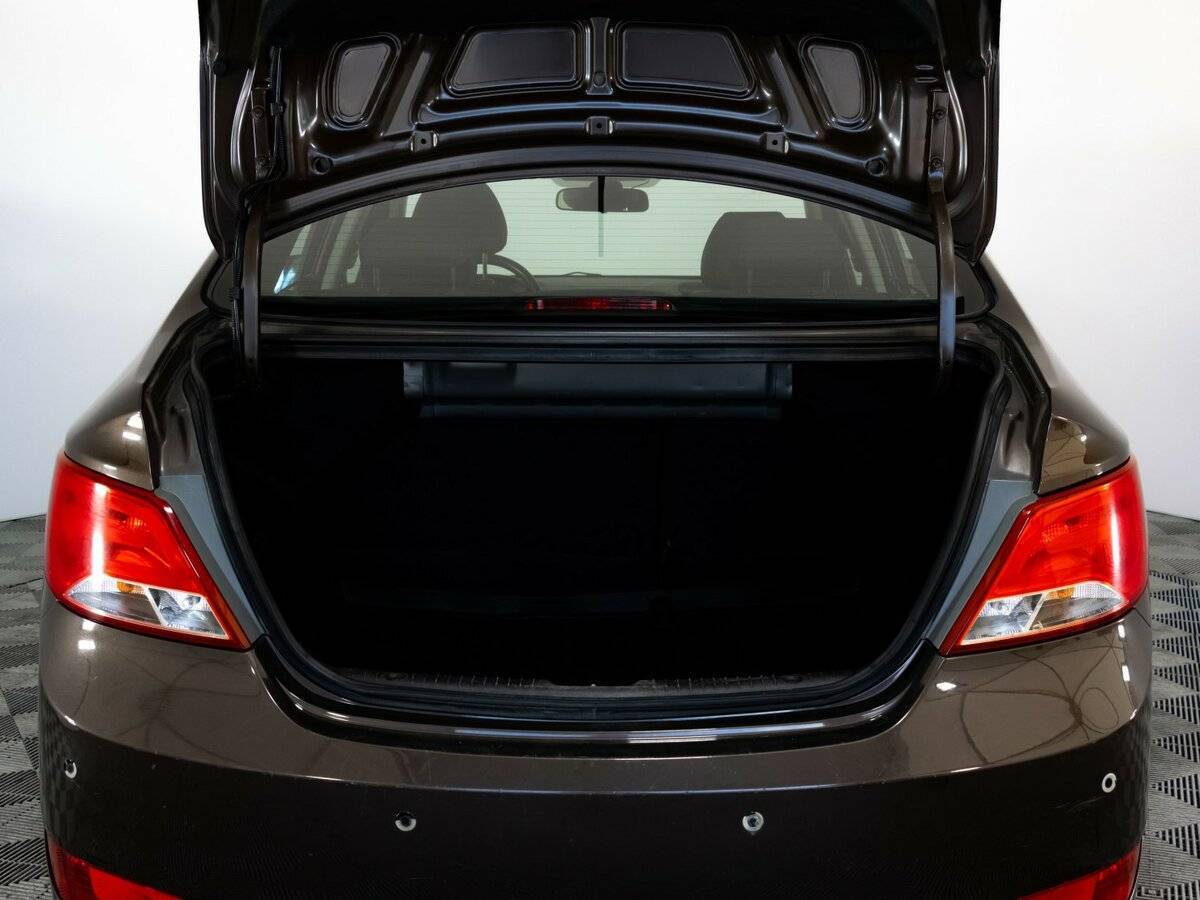 Купить Hyundai Solaris с пробегом. Фото: #11