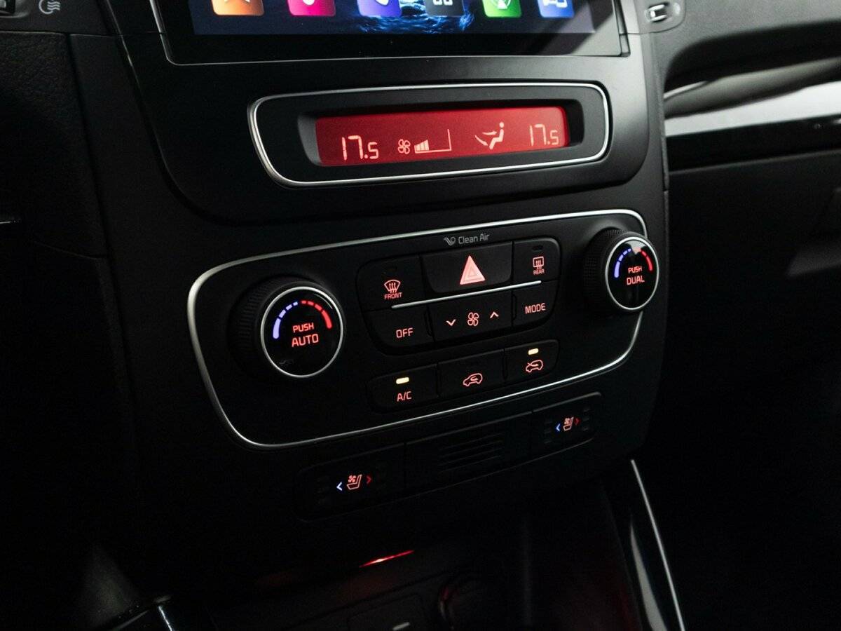 Купить Kia Sorento с пробегом. Фото: #19