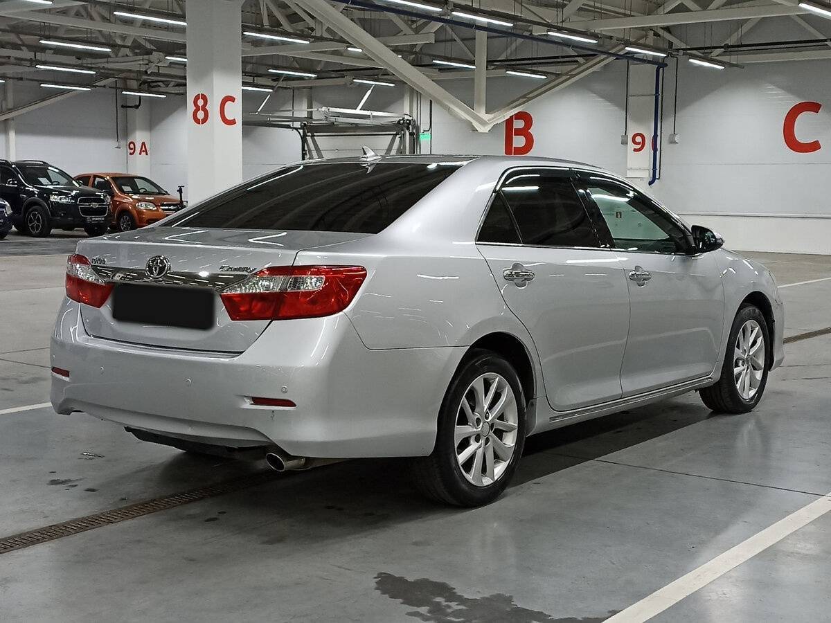Купить Toyota Camry с пробегом. Фото: #4