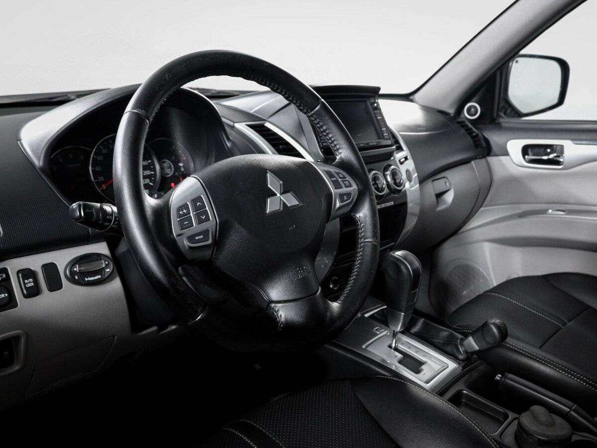 Купить Mitsubishi Pajero Sport с пробегом. Фото: #13