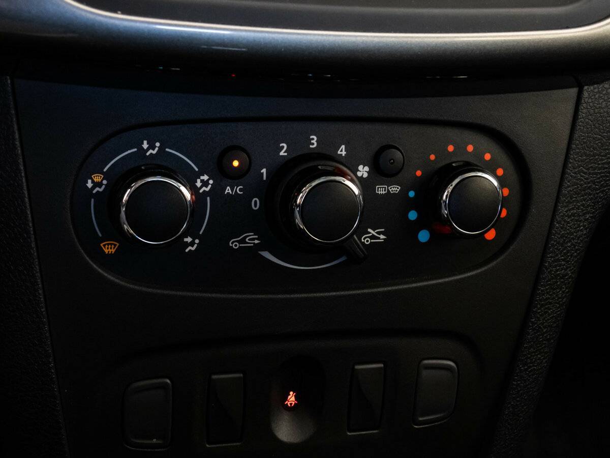 Купить Renault Sandero с пробегом. Фото: #12