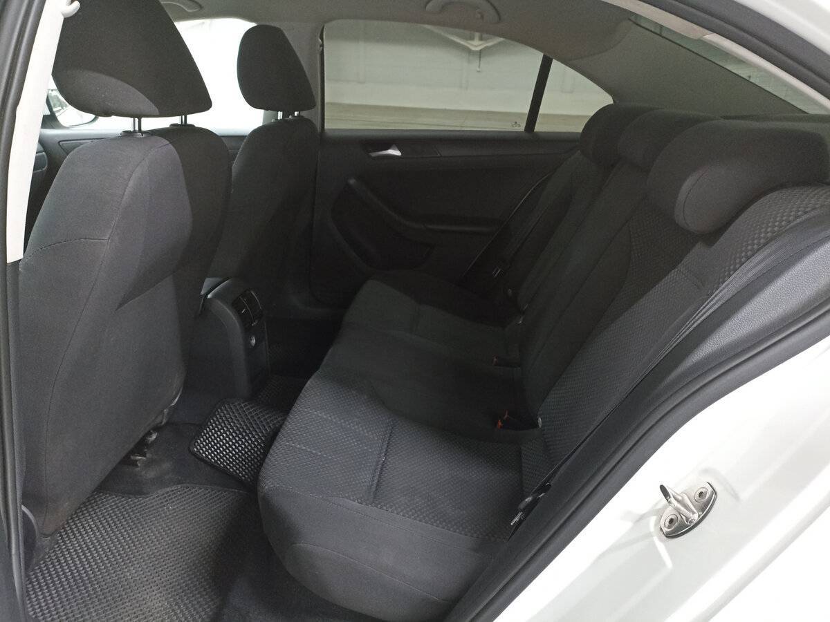 Купить Volkswagen Jetta с пробегом. Фото: #11