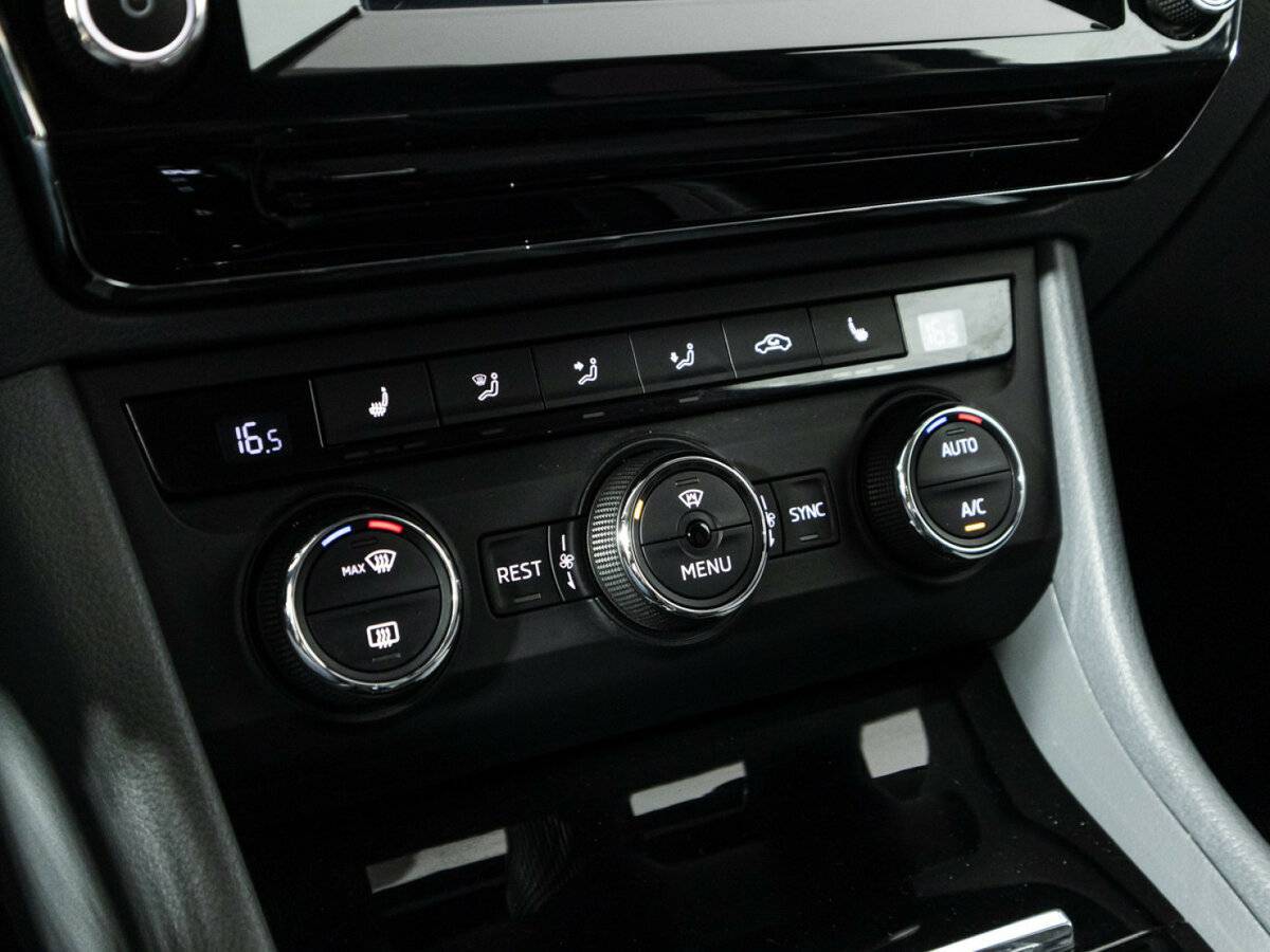 Купить Skoda Superb с пробегом. Фото: #17