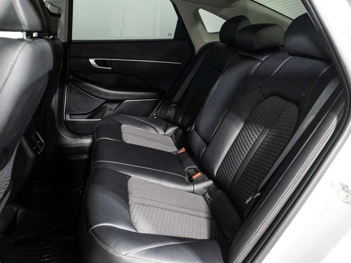 Купить Hyundai Sonata с пробегом. Фото: #9