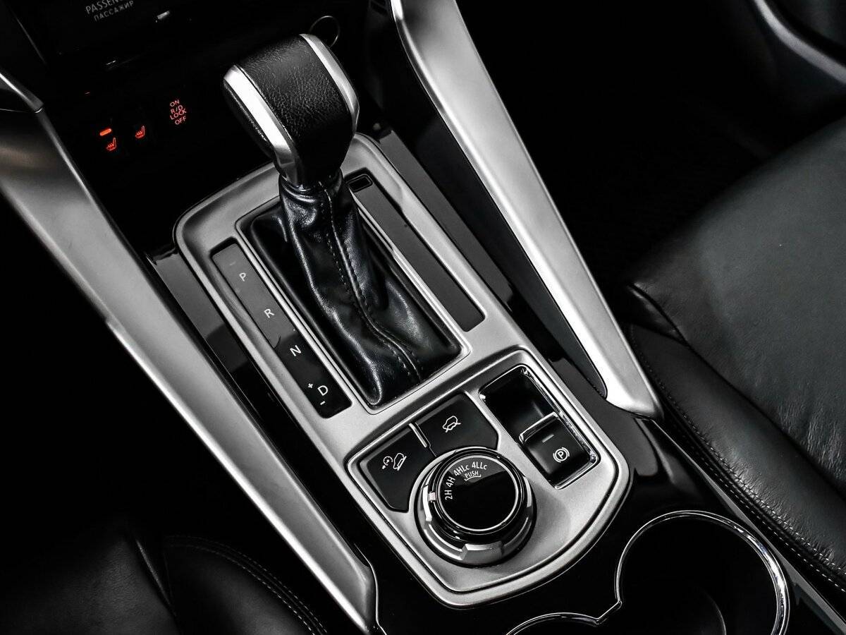 Купить Mitsubishi Pajero Sport с пробегом. Фото: #18