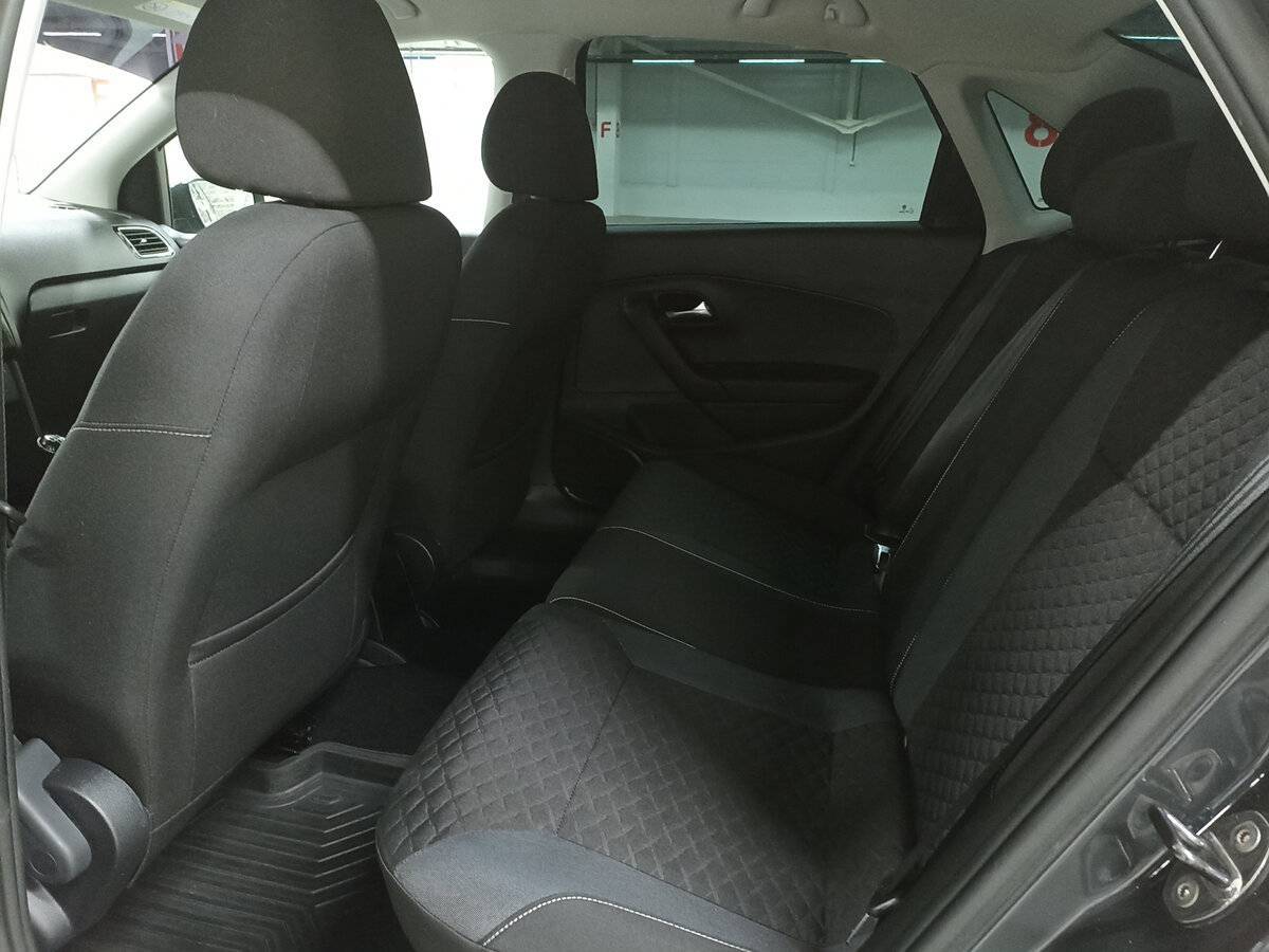 Купить Volkswagen Polo с пробегом. Фото: #11