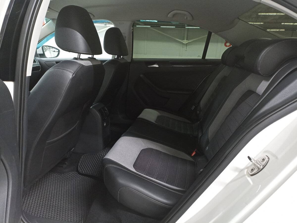 Купить Volkswagen Jetta с пробегом. Фото: #11