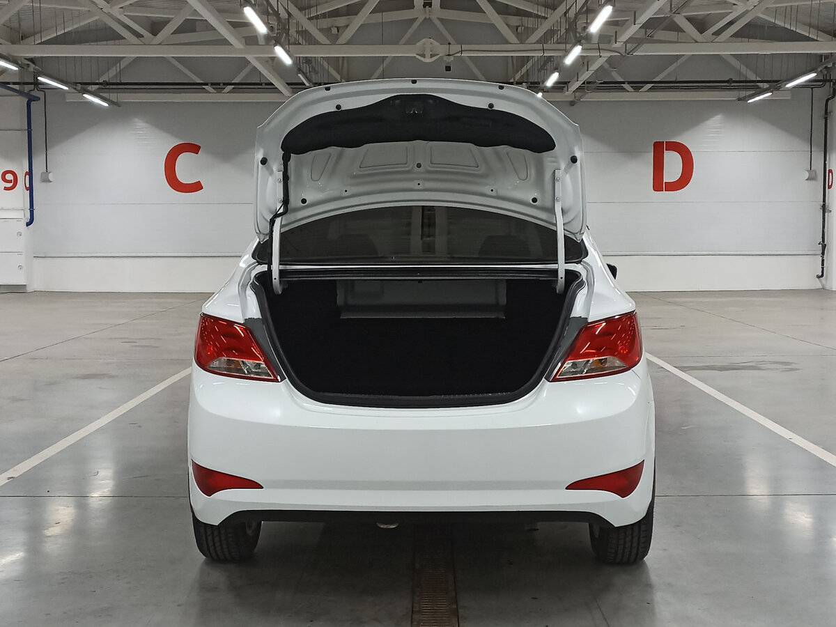 Купить Hyundai Solaris с пробегом. Фото: #9