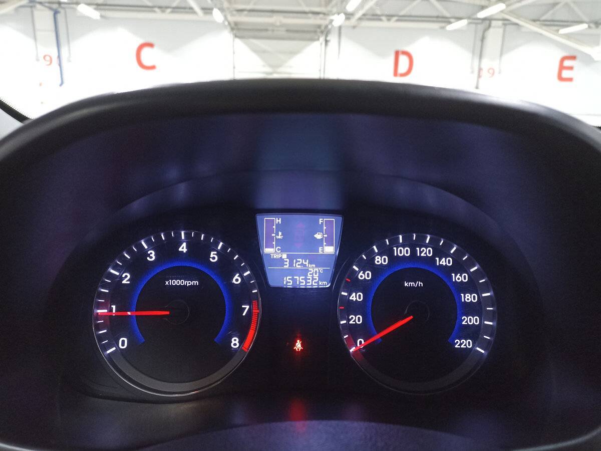 Купить Hyundai Solaris с пробегом. Фото: #12