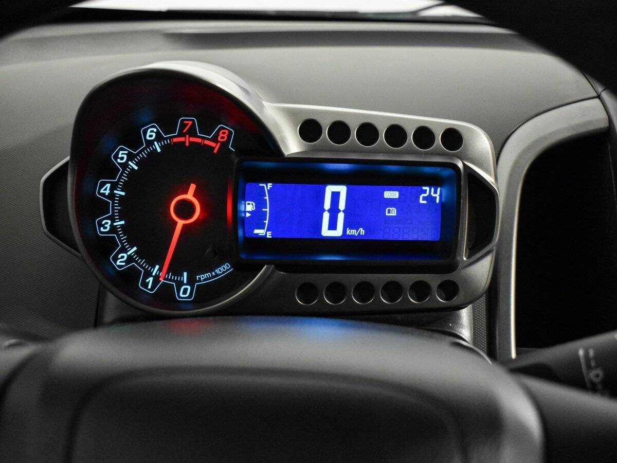 Купить Chevrolet Aveo с пробегом. Фото: #14