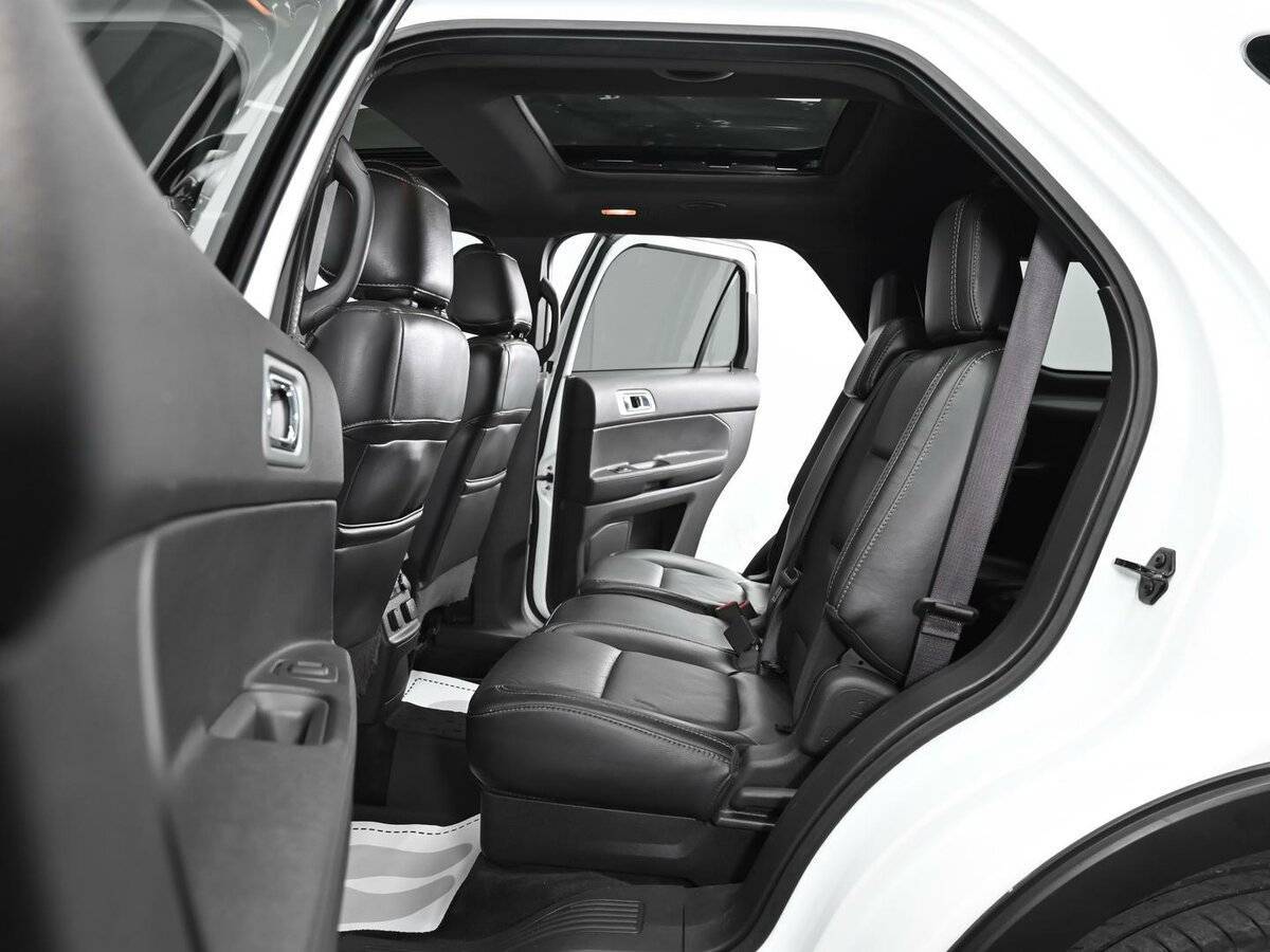 Купить Ford Explorer с пробегом. Фото: #13