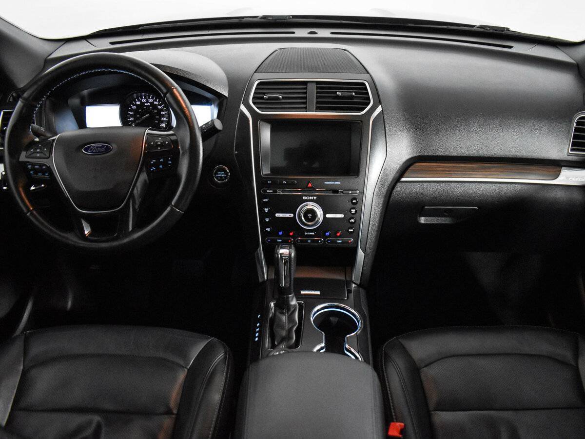 Купить Ford Explorer с пробегом. Фото: #13