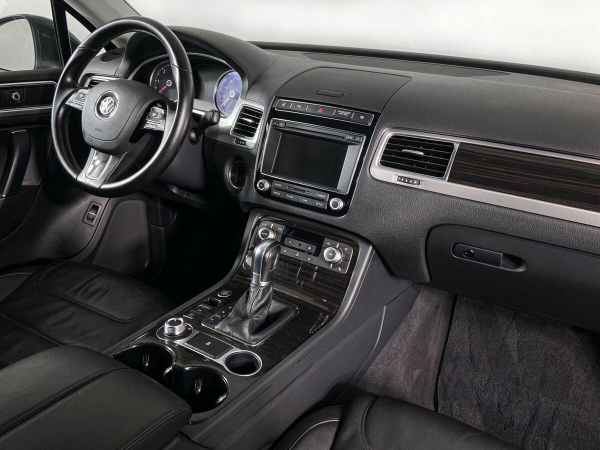 Купить Volkswagen Touareg с пробегом. Фото: #8