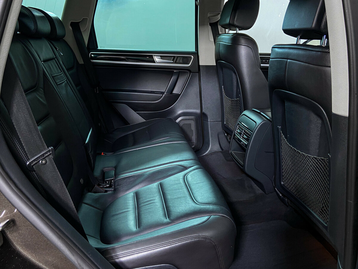 Купить Volkswagen Touareg с пробегом. Фото: #10