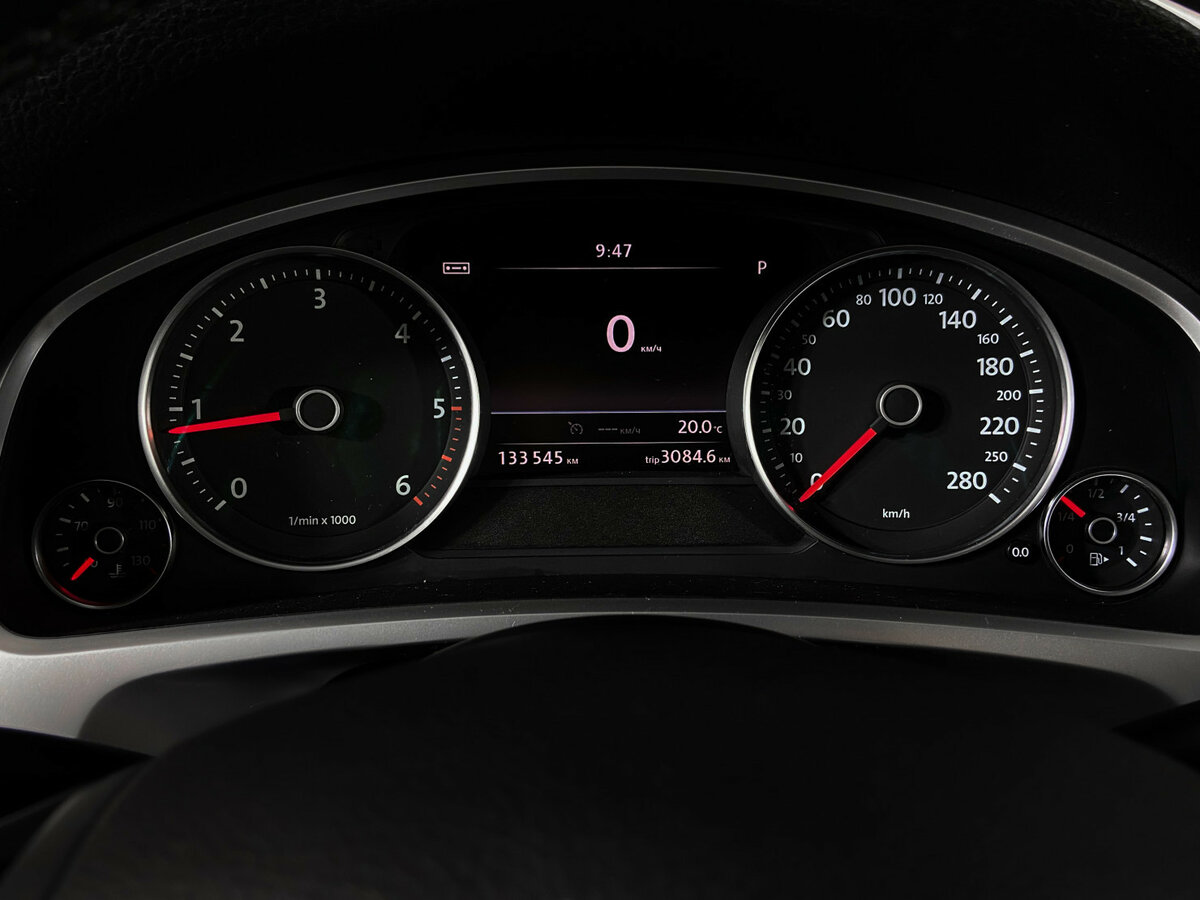Купить Volkswagen Touareg с пробегом. Фото: #11