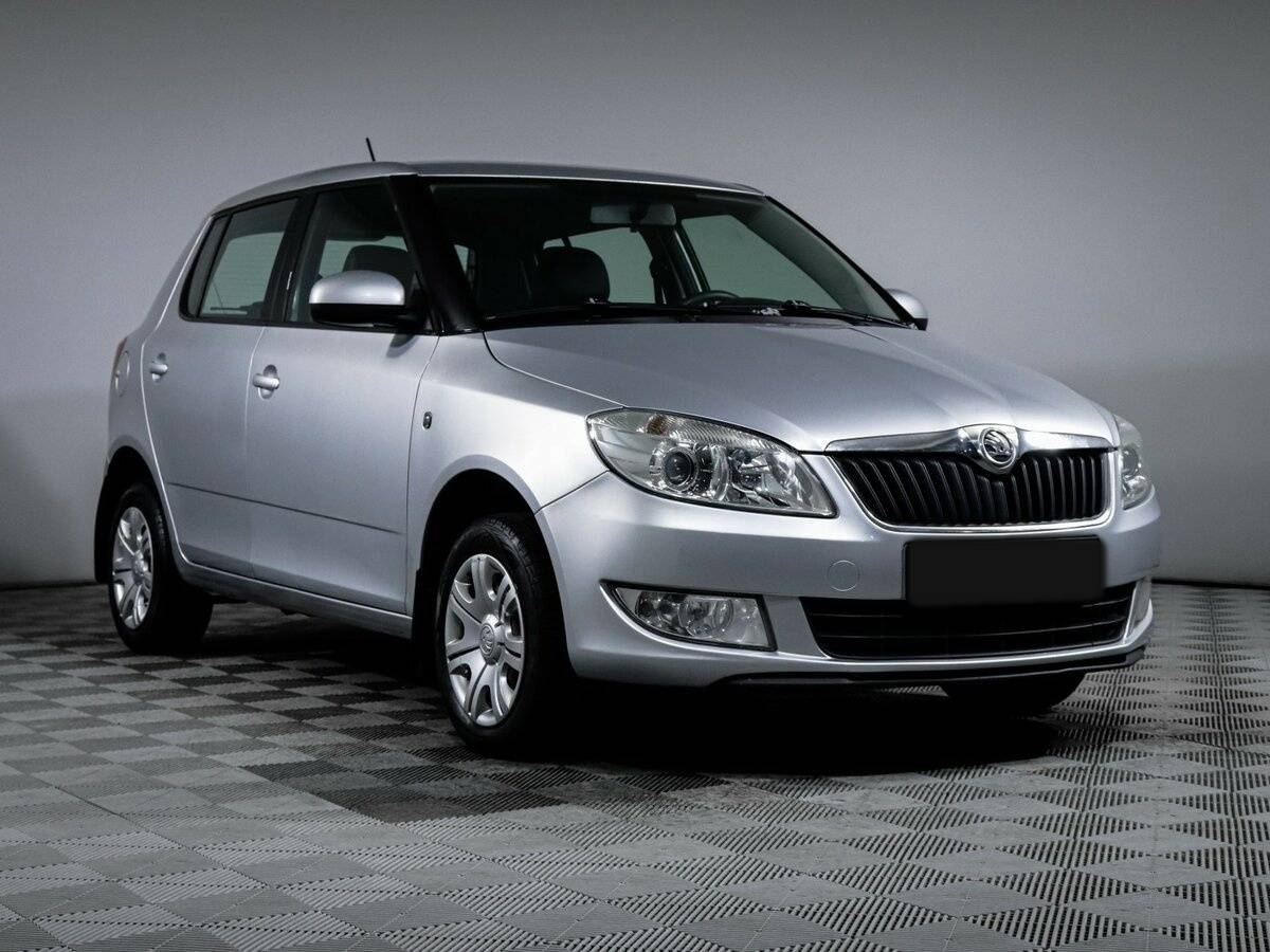 Купить Skoda Fabia с пробегом. Фото: #2
