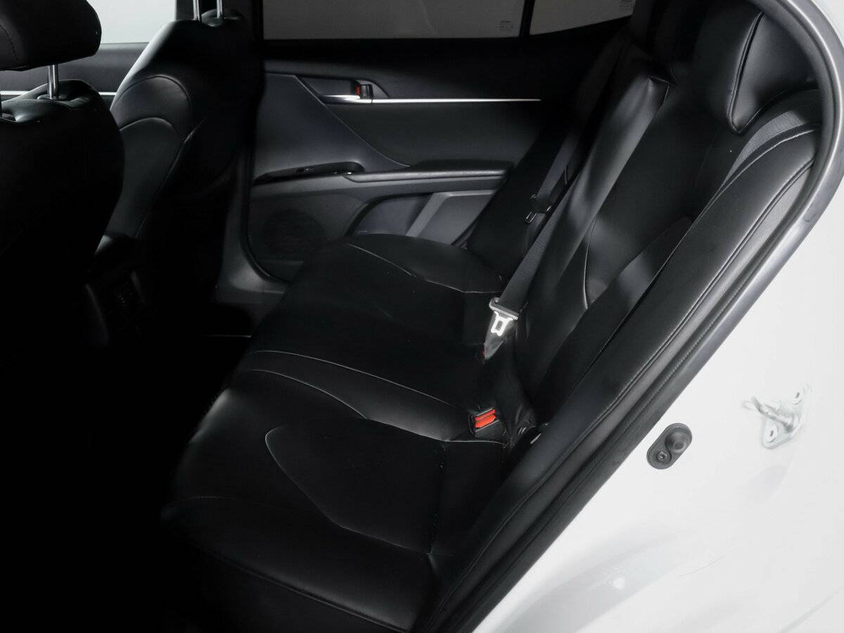 Купить Toyota Camry с пробегом. Фото: #7