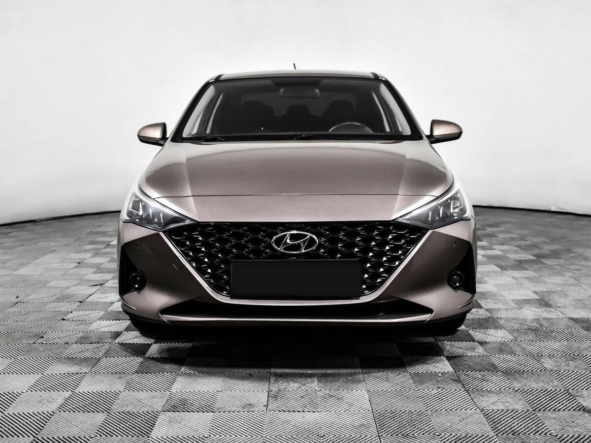 Купить Hyundai Solaris с пробегом. Фото: #1