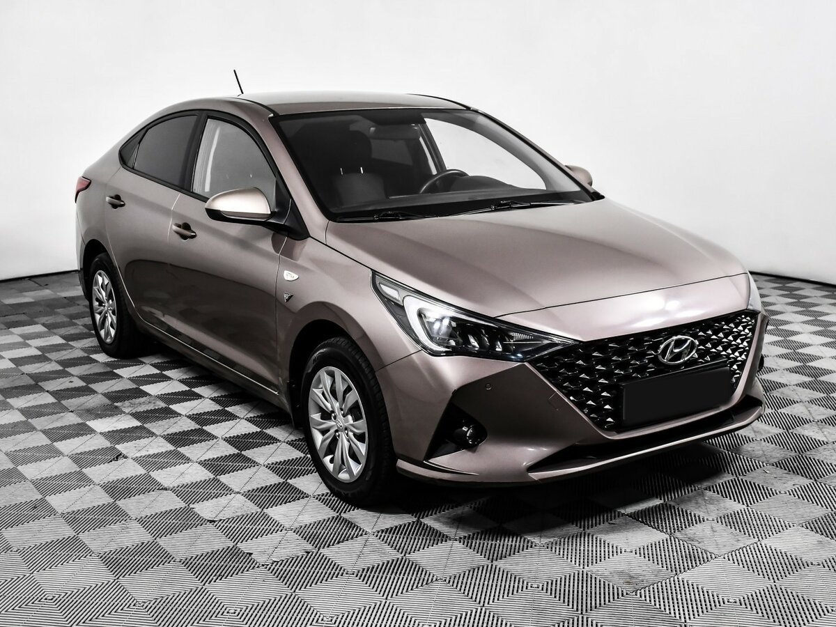 Купить Hyundai Solaris с пробегом. Фото: #2