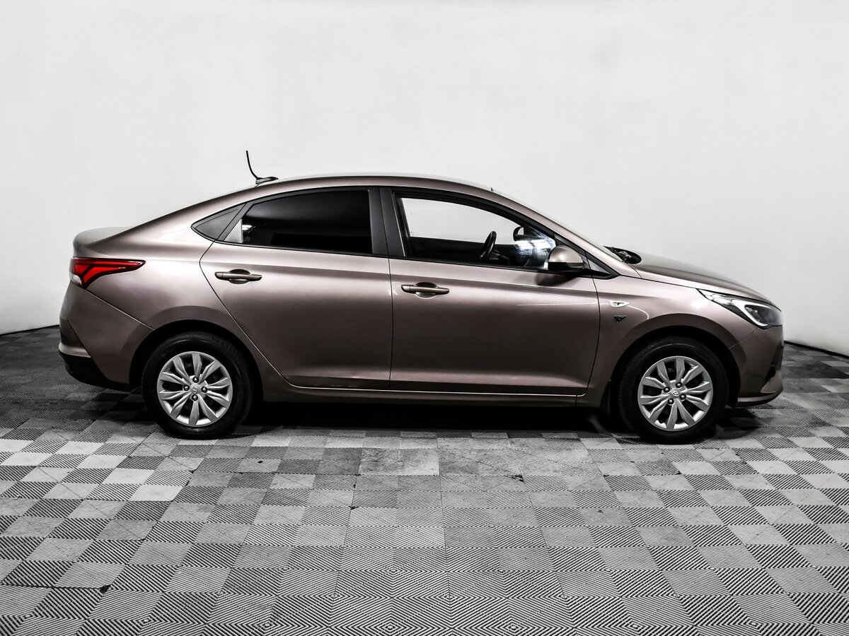 Купить Hyundai Solaris с пробегом. Фото: #3