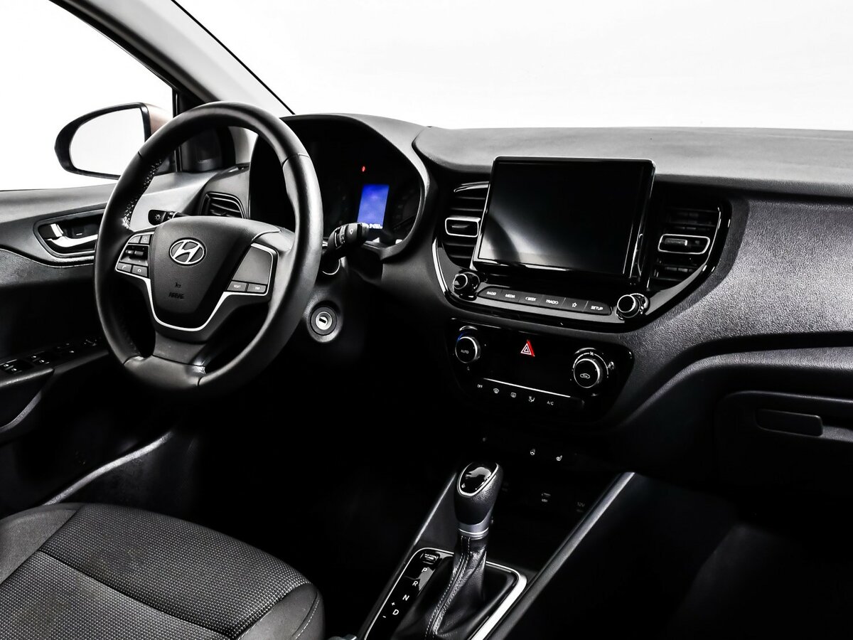 Купить Hyundai Solaris с пробегом. Фото: #7